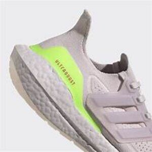 Adidas Ultra Boost 21 size 11 women